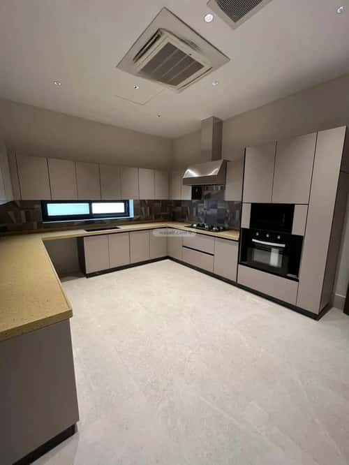 6 bedroom apartment in Al Aridh 5