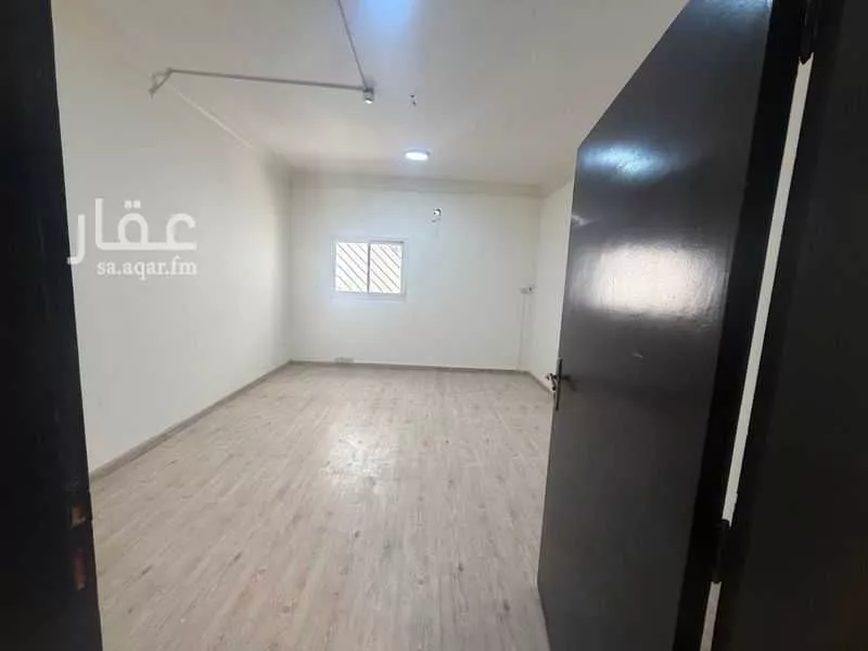 4 bedroom office in Al Maseef, Riyadh 6