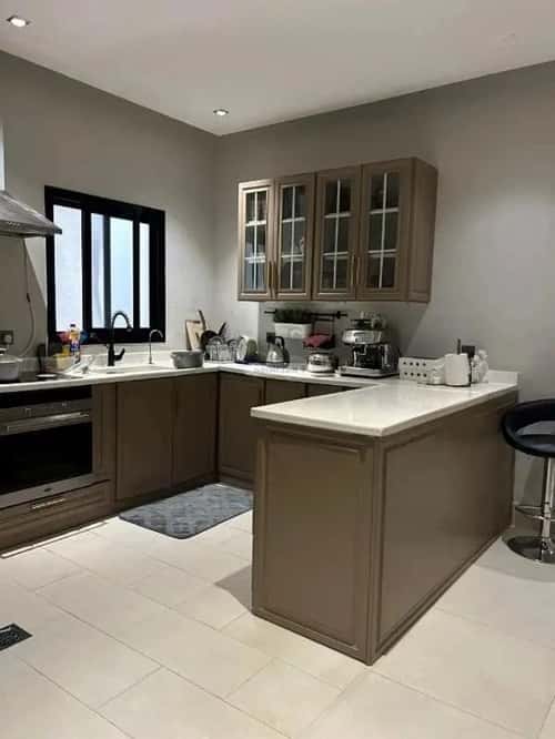 3 bedroom apartment in Al Malqa 6