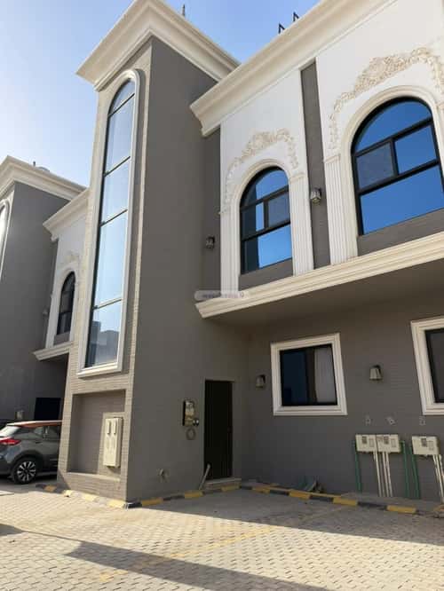4 bedroom floor in Al Rabwa 2