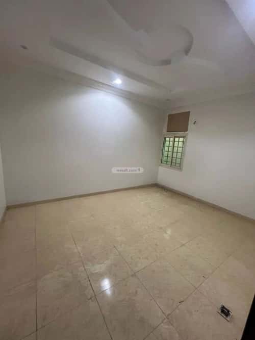3 bedroom apartment in Al Hazm 8