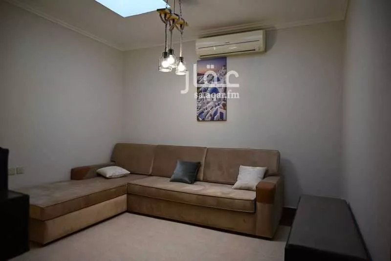 5 bedroom villa in Al Sharafiyah, Riyadh 11
