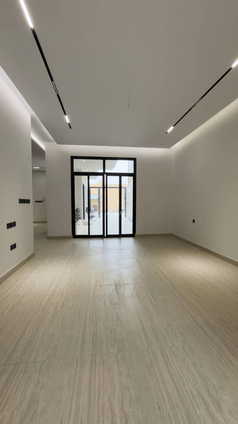 5 bedroom villa in Al Zahrah, Riyadh 17