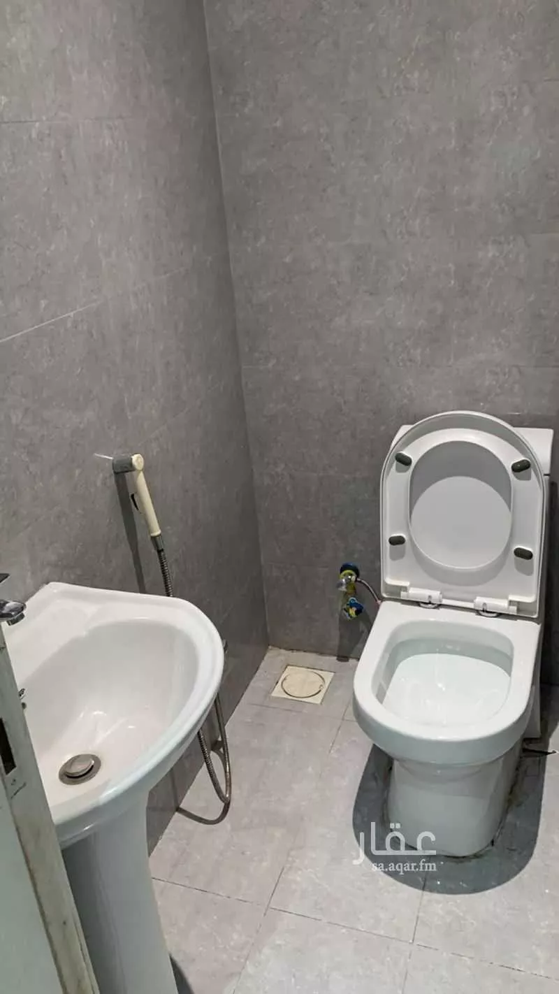 2 bedroom office in Al Rawdah, Riyadh 5