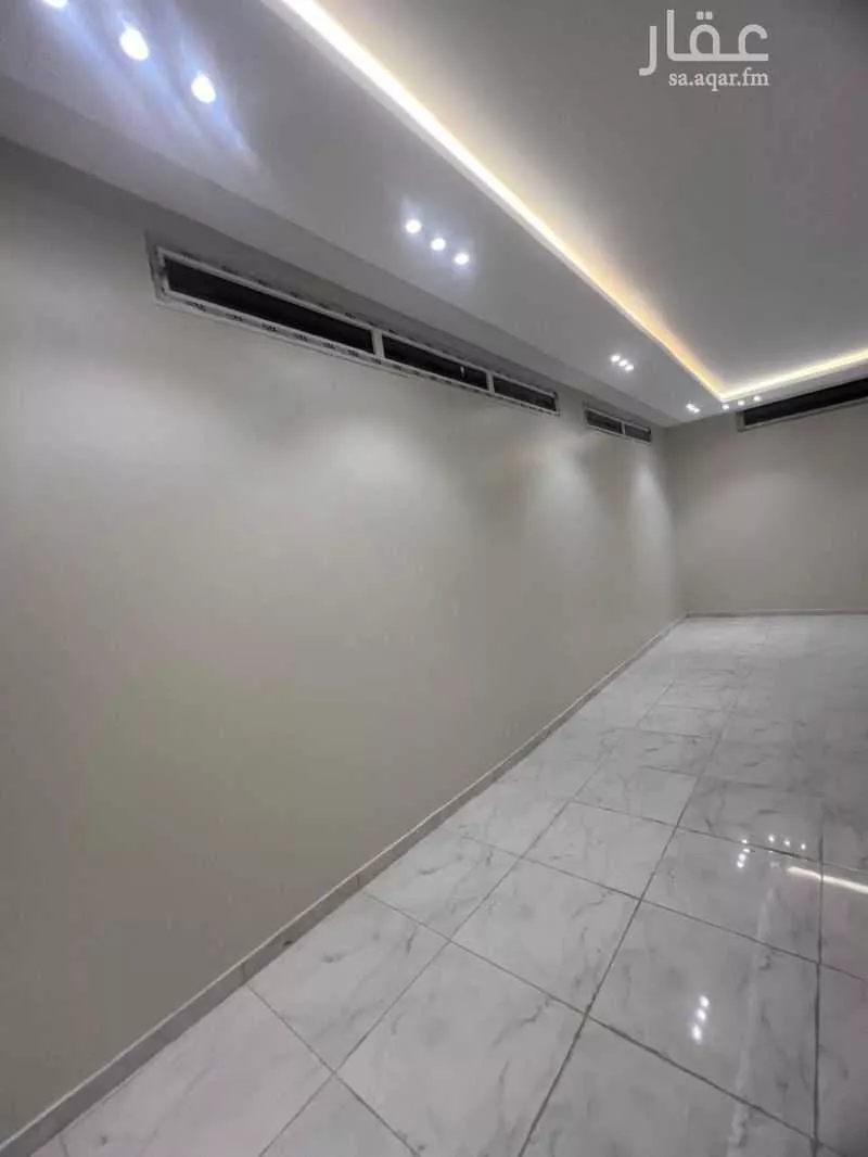 شقة في المطار