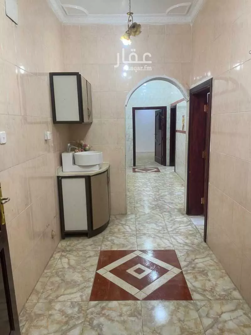 4 bedroom apartment in Al Ranuna, Madinah 2