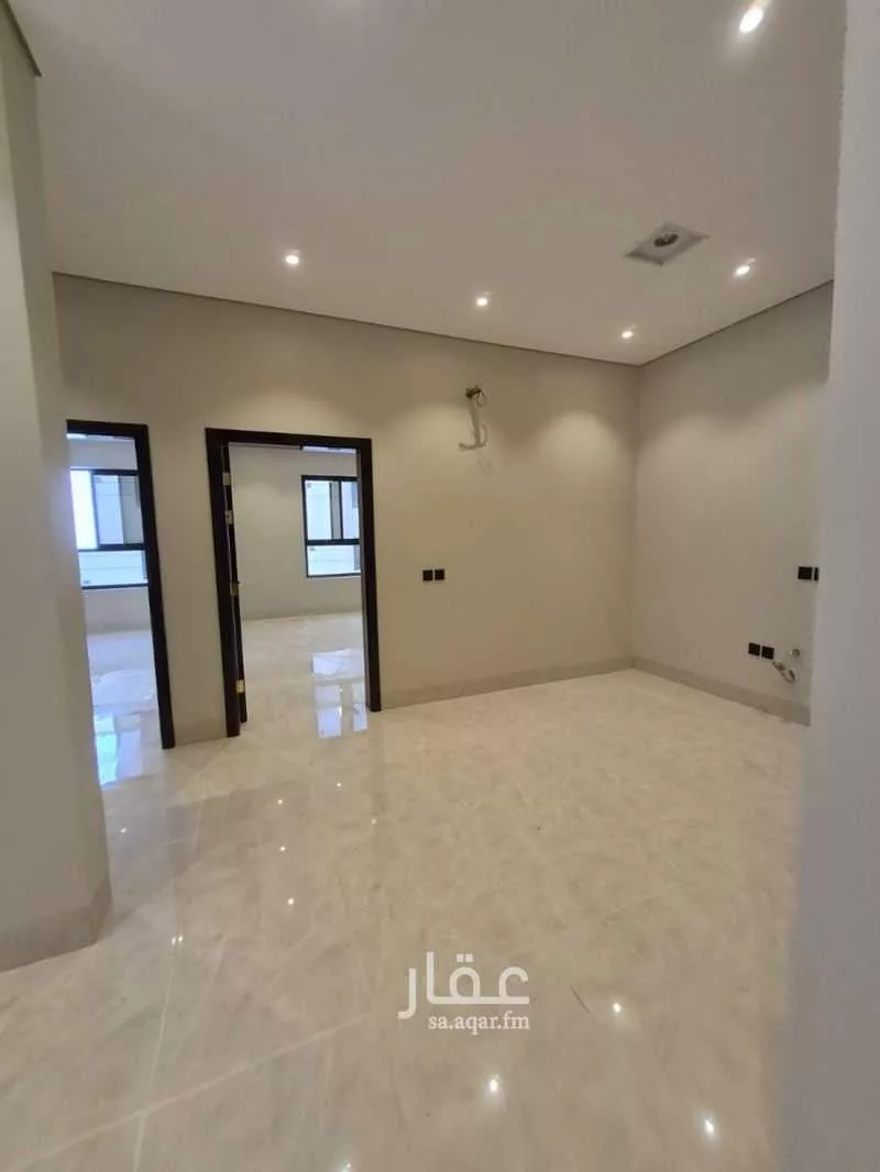 4 bedroom apartment in King Fahd, Madinah 6