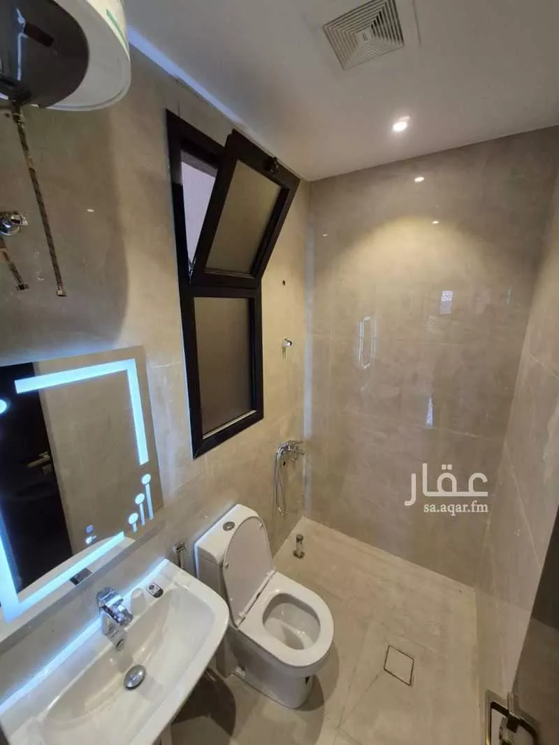 4 bedroom apartment in King Fahd, Madinah 4
