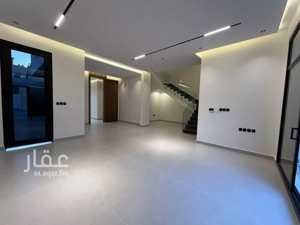 6 bedroom villa in Al Mahdiyyah 8