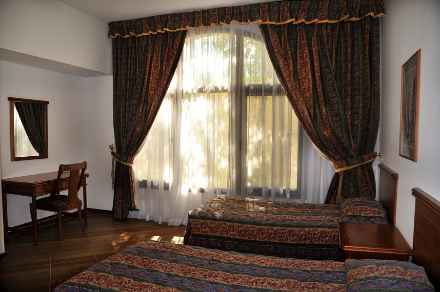 فيلا 4 غرف في Located in "Al Rawdah District" & "Tahlia"، جدة 14