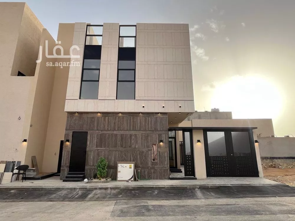 5 bedroom villa in Al Mahdiyyah 2
