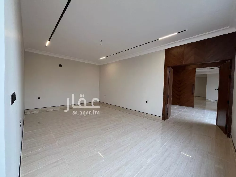 5 bedroom villa in Al Mahdiyyah 8