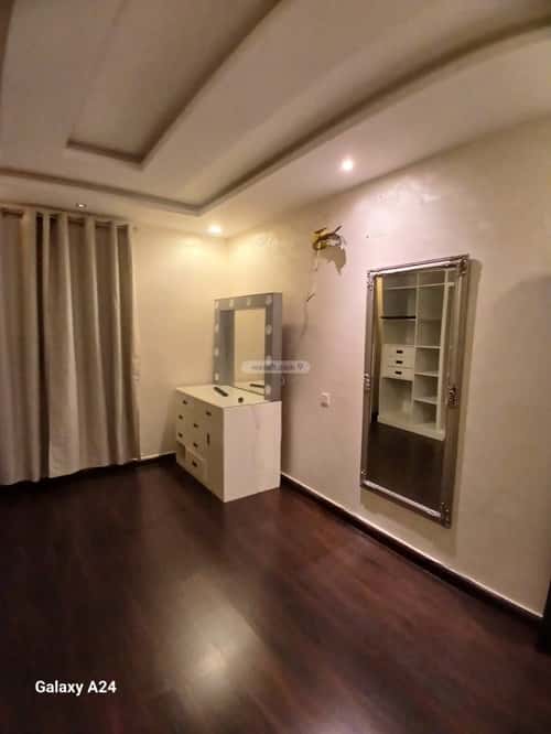 6 bedroom apartment in Dhahrat Laban 7