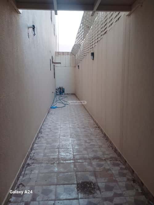 6 bedroom apartment in Dhahrat Laban 10