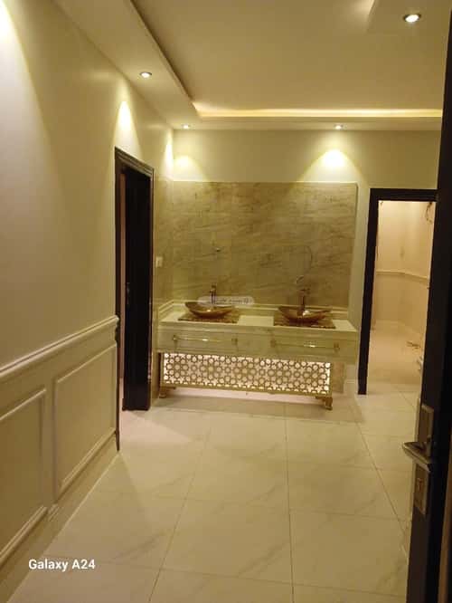 6 bedroom apartment in Dhahrat Laban 15