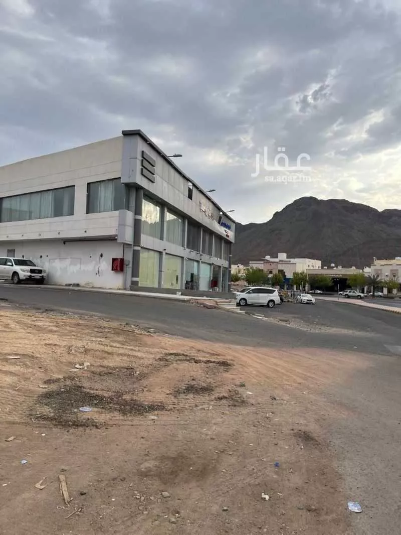 shop in Al Ranuna, Madinah 4