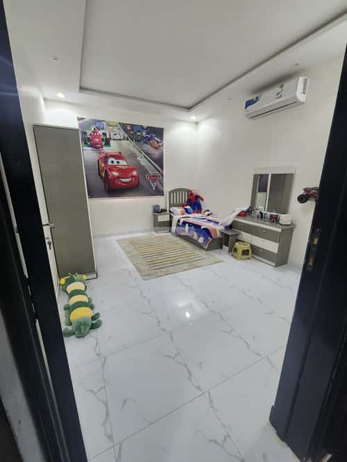 فيلا 4 غرف في عكاظ 4