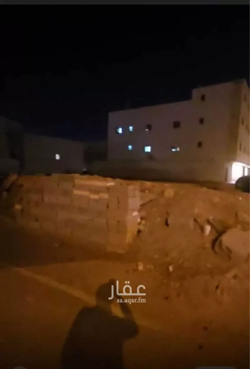 land in Dhahrat Laban, Riyadh
