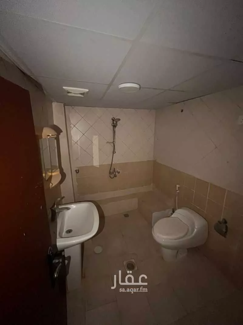 30 bedroom building in Madinat Al Umal, Eastern Province 2