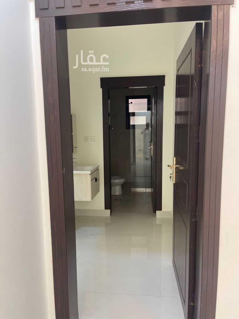 4 bedroom villa in Al Malqa, Riyadh 18