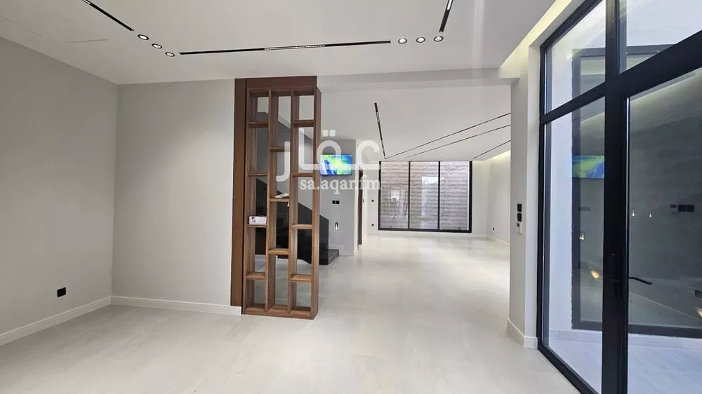 6 bedroom villa in Al Farouq 8