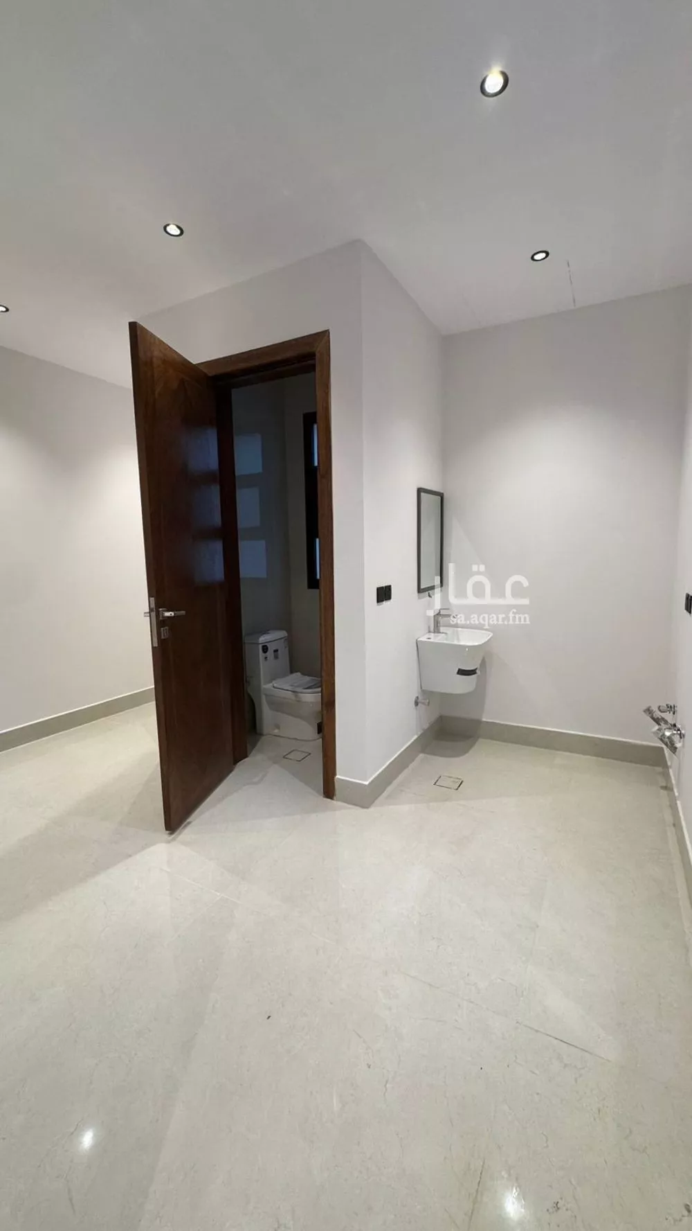 5 bedroom villa in Al Mahdiyyah 16