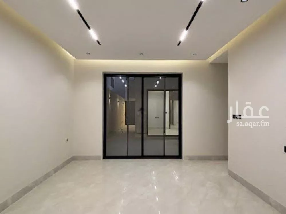 5 bedroom villa in Al Mahdiyyah 8