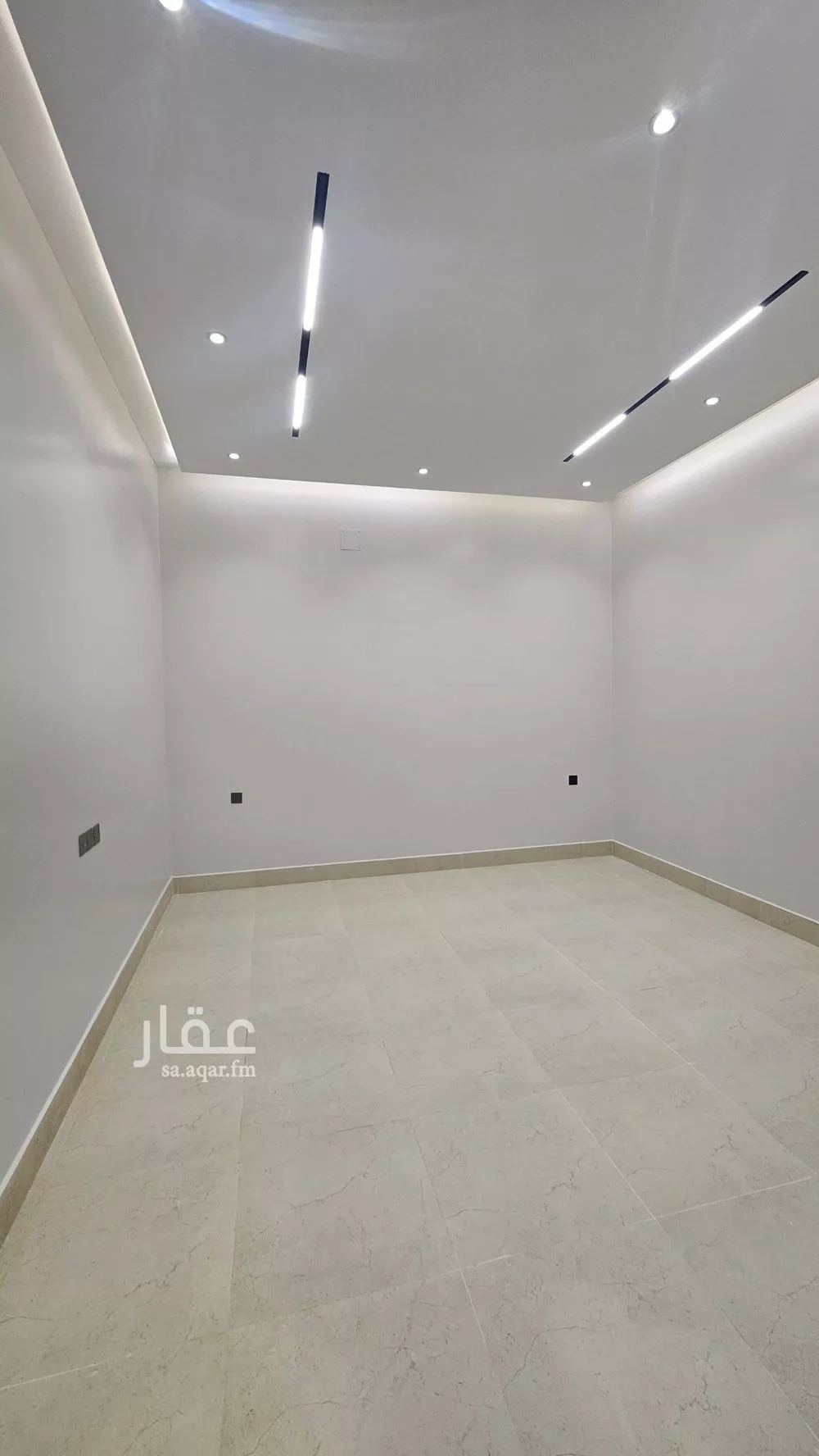 فيلا 5 غرف في الفاروق 12