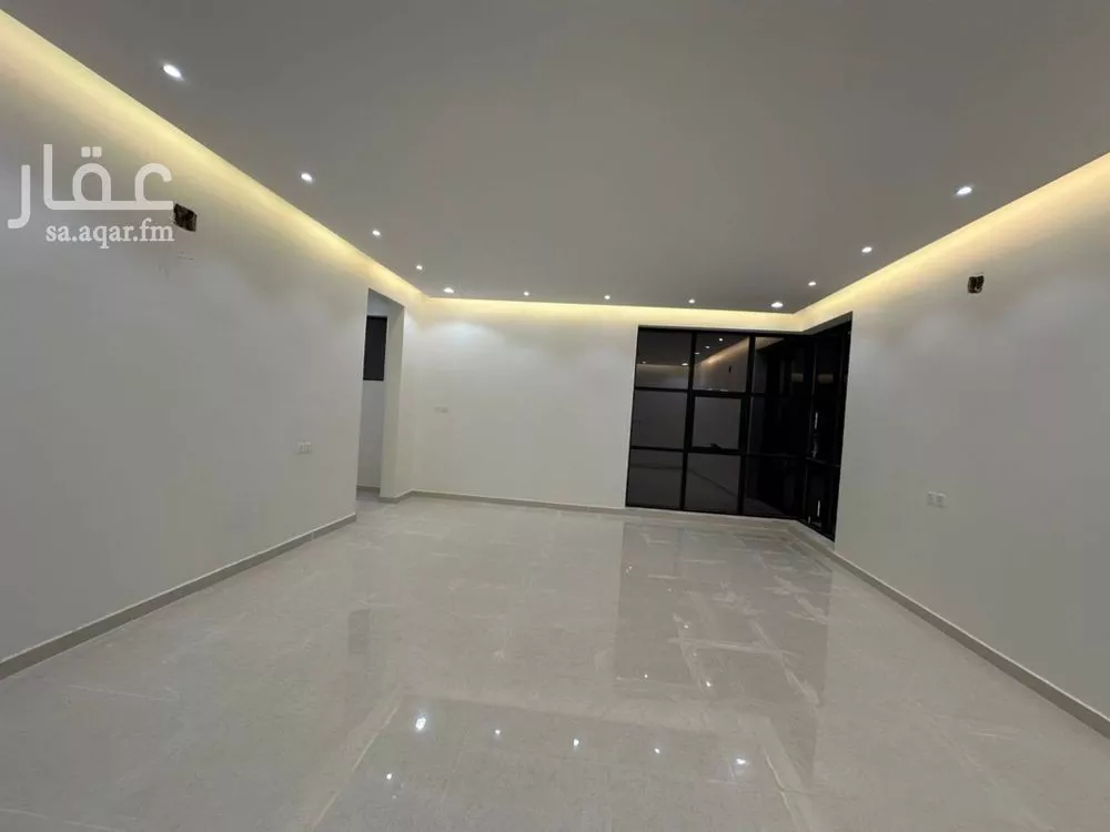 3 bedroom villa in Ash Sharq 20