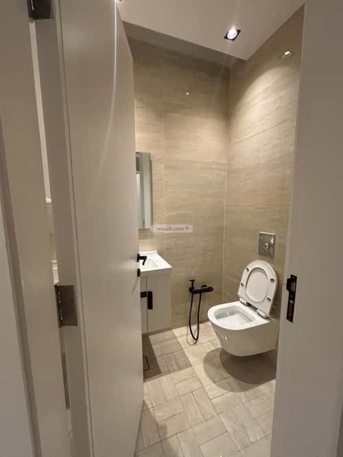 شقة 4 غرف في الملقا 4