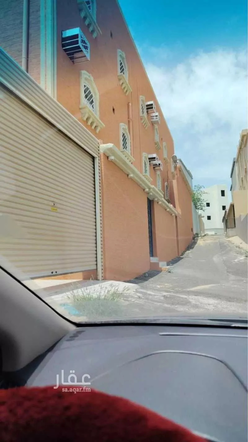 22 bedroom building in Guraiger, Abha