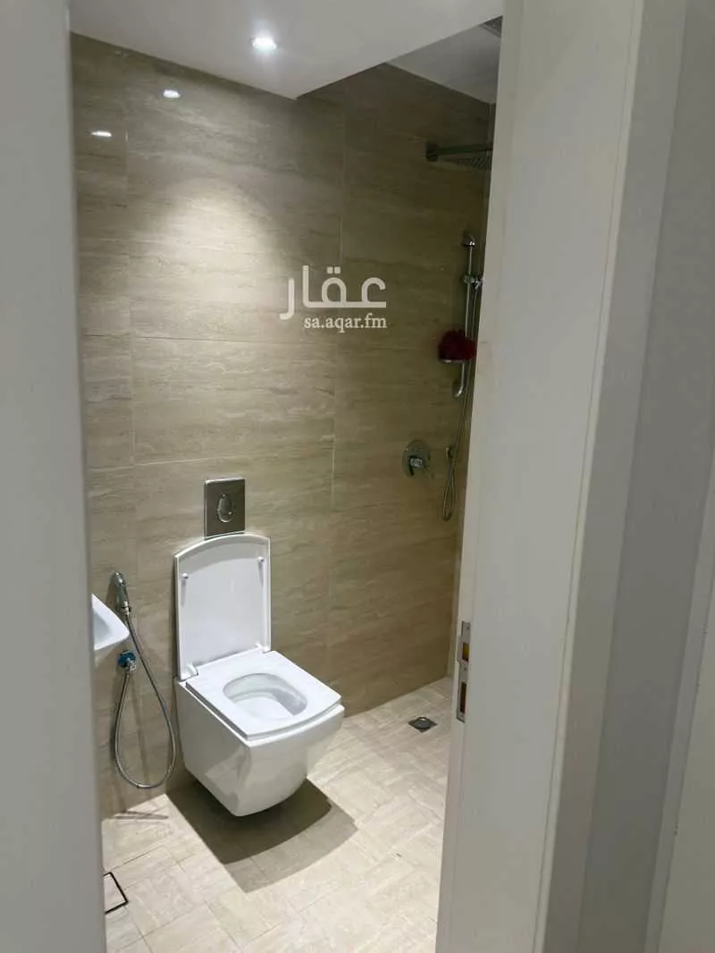 4 bedroom building in Al Qairawan, Riyadh 4