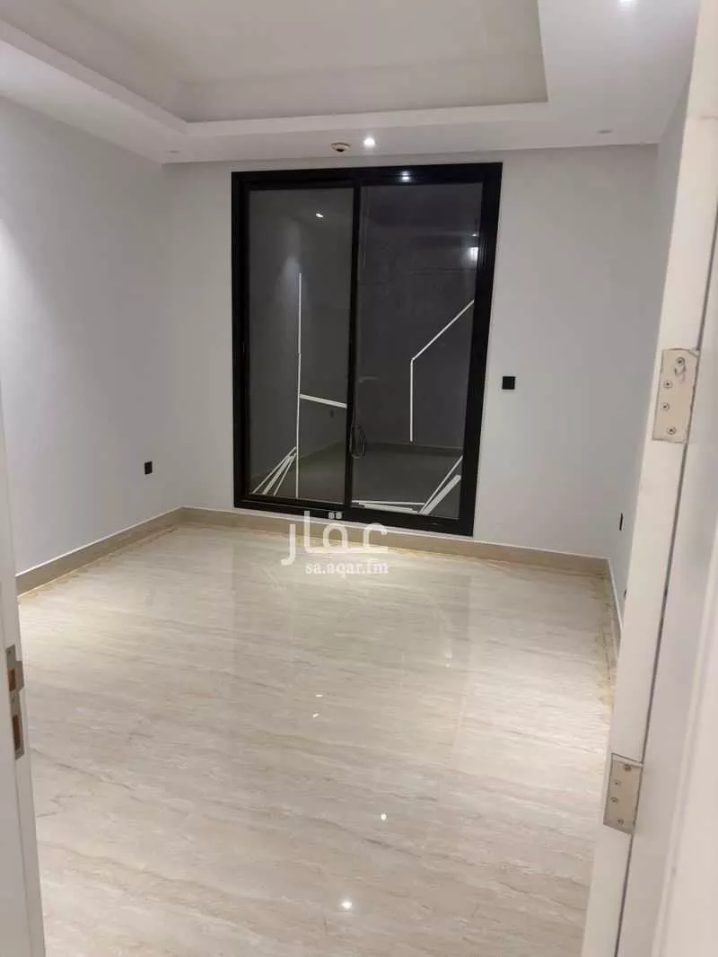 4 bedroom building in Al Qairawan, Riyadh 3