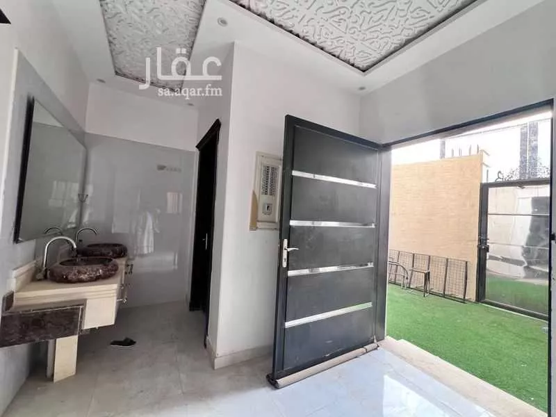 5 bedroom villa in Taibah, Riyadh 18