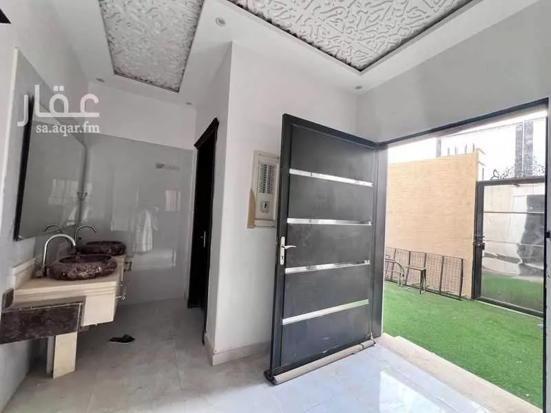 5 bedroom villa in Taibah, Riyadh 9