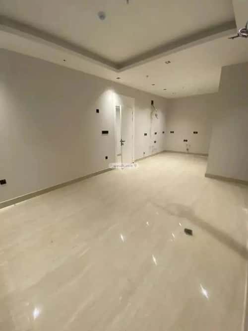 شقة 4 غرف في الملقا 5