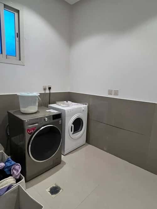 فيلا 5 غرف في العارض 3