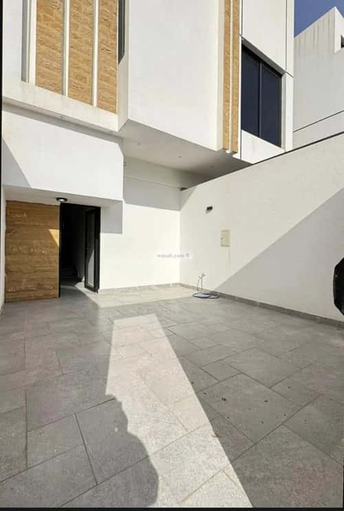 3 bedroom floor in Al Aridh 2