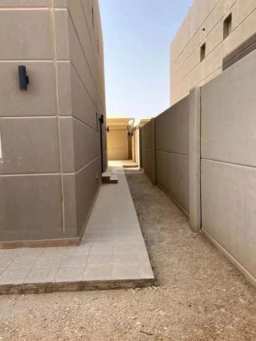 4 bedroom villa in Riyadh 9