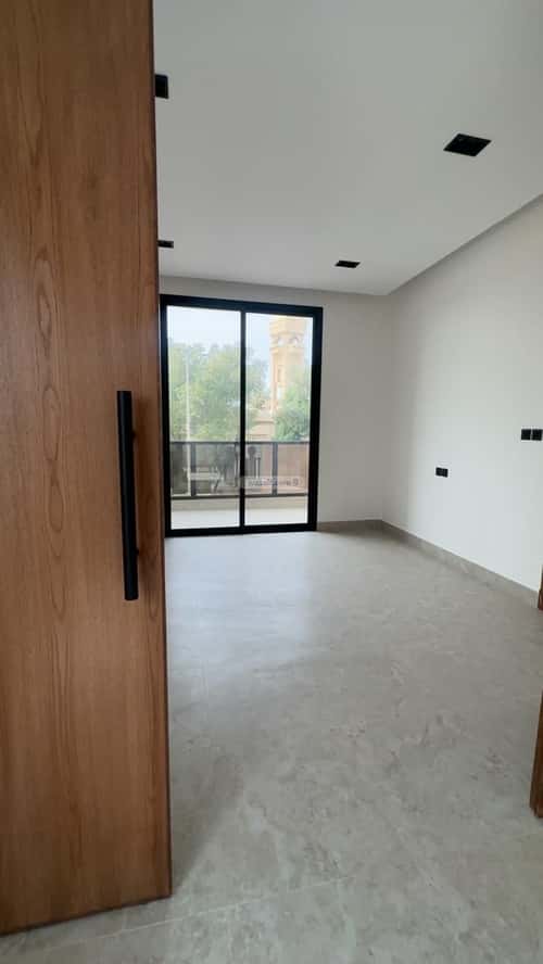 4 bedroom apartment in Al Rawdah, Eastern Province 12
