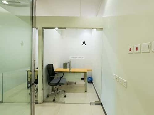 مكتب 884 م² في العارض 4