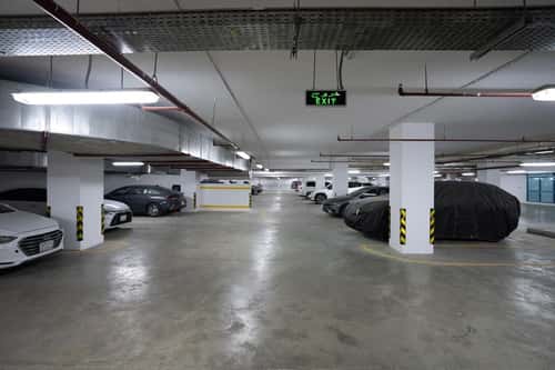 9000 sqm office in As Suwaidi 3