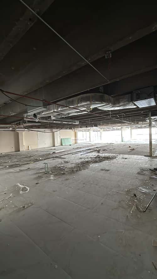 مكتب 630 م² في الروضة 4