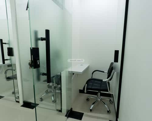 مكتب 884 م² في العارض 1