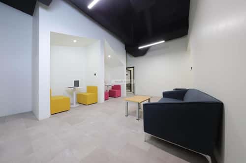 3000 sqm office in King Abdul Aziz 17