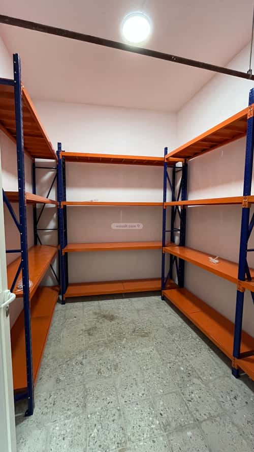 9000 sqm office in As Suwaidi 4