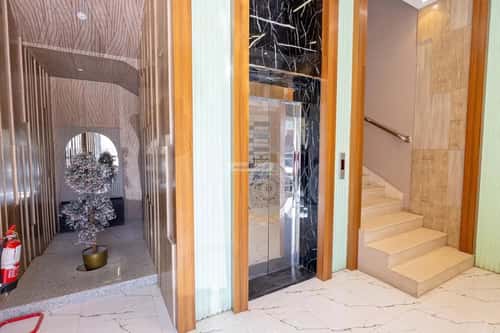 884 sqm office in Al Aridh 4