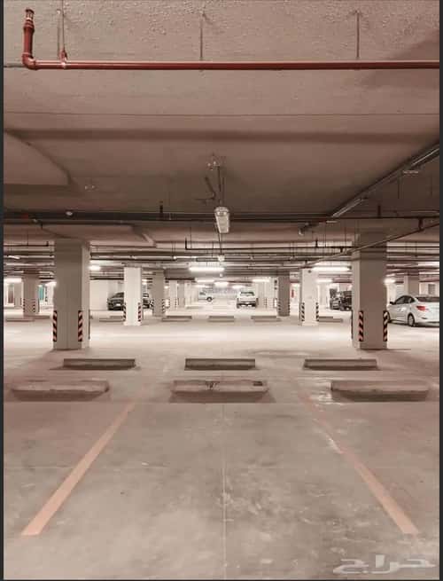 884 sqm office in Al Aridh 3