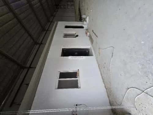 مستودع  في طيبة 3