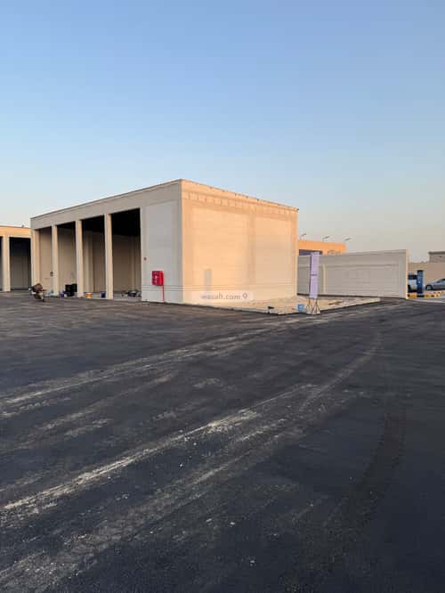 215 sqm shop in Al Safaa 5